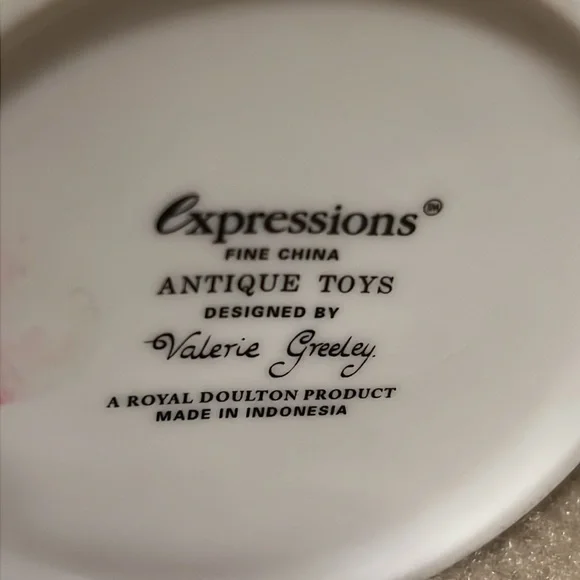 Expressions fine China Antique Toys mug by Valerie Greeley - Picture 5 of 5